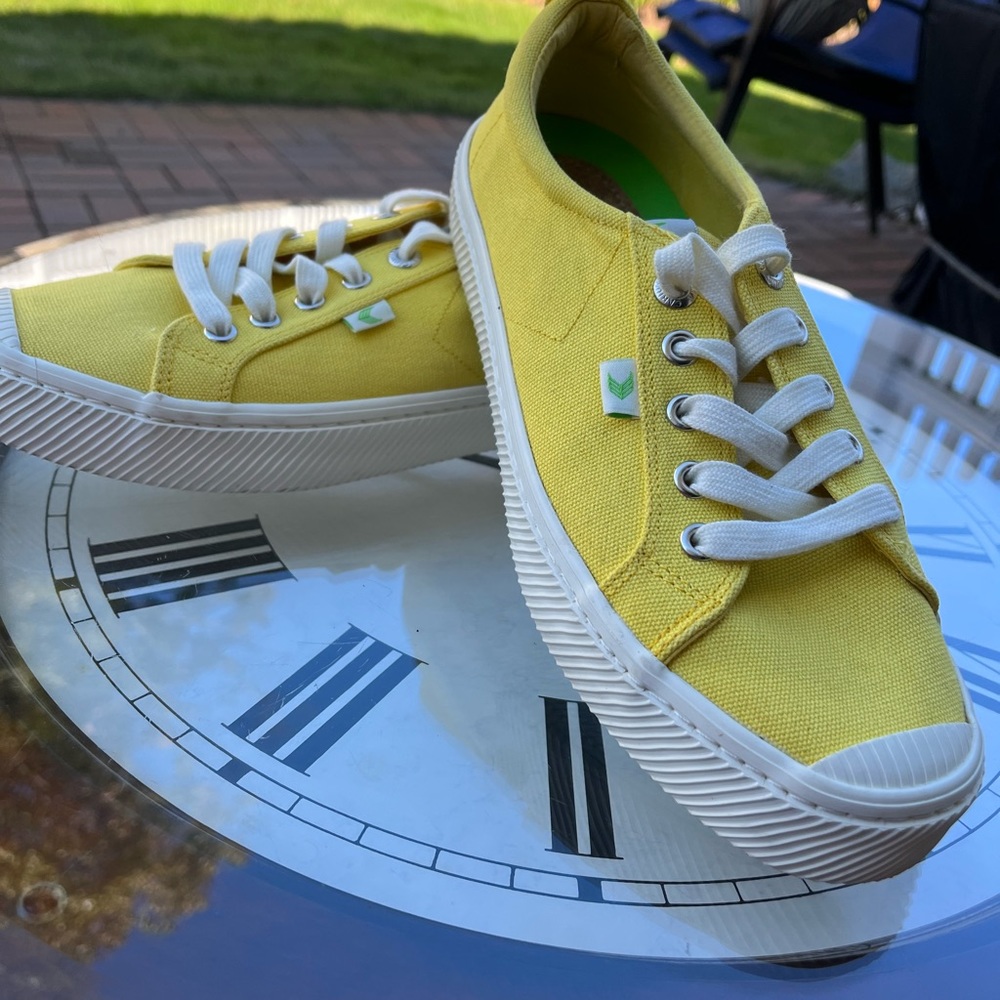 Cariama sneakers. In great condition
